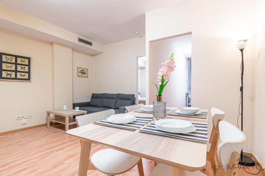 #10Oca7 - Apartamento En Vista Alegre Madrid Exteriör bild